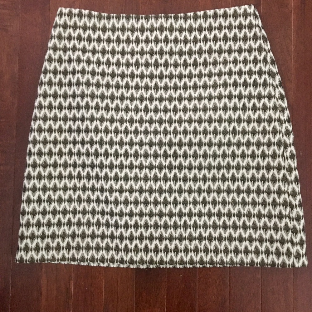 Loft skirt, size 6P.